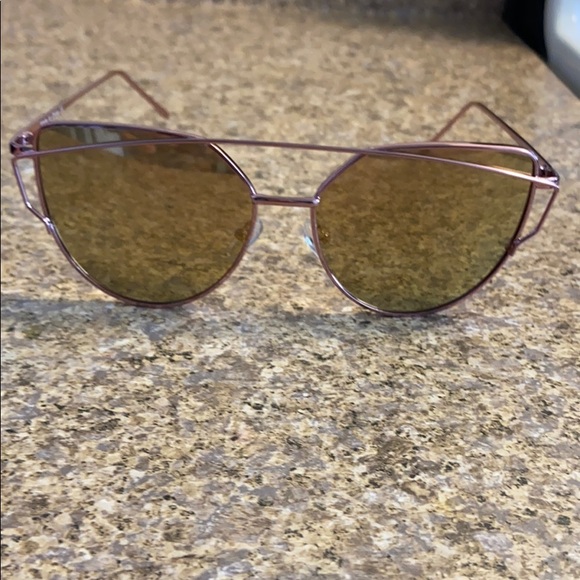 Rose Gold Mirrored Sunglasses - Picture 2 of 4